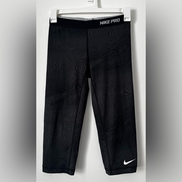 Nike Pants - Nike Pro Dri-Fit Capri Leggings Black Gray Print Size M